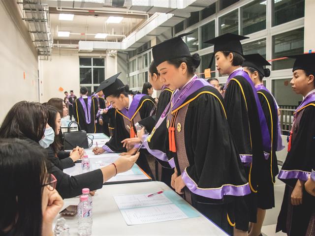 คณะกรรมการดำเนินงานพิธีพระราชทานปริญญาบัตร คณะศิลปศาสตร์ ดำเนินการฝึกซ้อมบัณฑิต เพื่อเตรียมความพร้อมเข้ารับพระราชทานปริญญาบัตร ประจำปีการศึกษา ๒๕๖๑