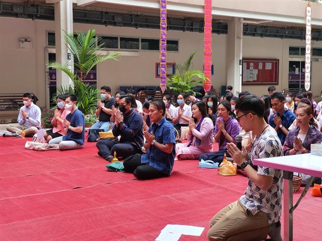 กิจกรรมทำบุญตักบาตร เดือนกุมภาพันธ์ คณะวิทยาศาสตร์การแพทย์ 