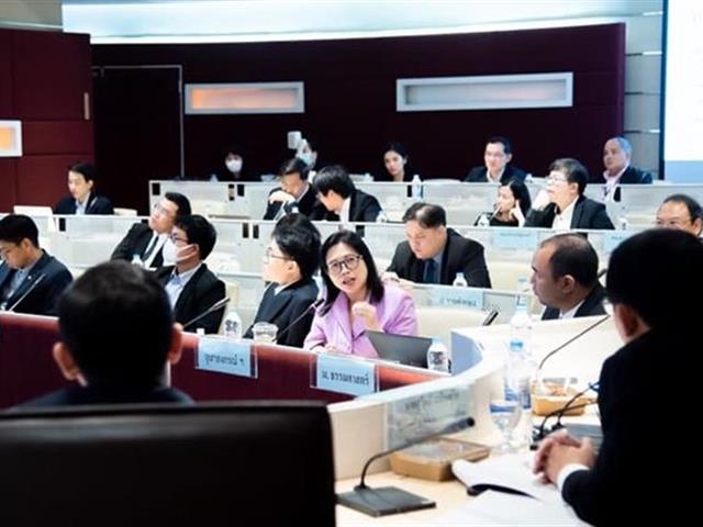 รศ.ดร.พรรณรายรัตน์ ศรีไชยรัตน์ คณบดีคณะนิติศาสตร์ เข้าร่วมประชุม ระหว่าง ดร.สุวิทย์ เมษินทรีย์ รัฐมนตรีว่าการกระทรวงกระทรวงการอุดมศึกษา วิทยาศาสตร์ วิจัยและนวัตกรรม และคณบดีคณะนิติศาสตร์ทั่วประเทศ เพื่อกำหนดแนวทางในการพัฒนาวิชานิติศาสตร์