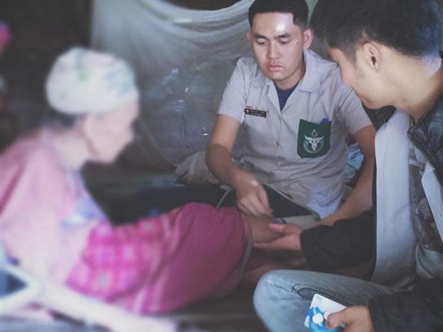 ศิษย์เก่าพยาบาลศาสตร์ รุ่นที่ 7 ที่ได้รับรางวัลศิษย์เก่าดีเด่น ประจำปี 2563
