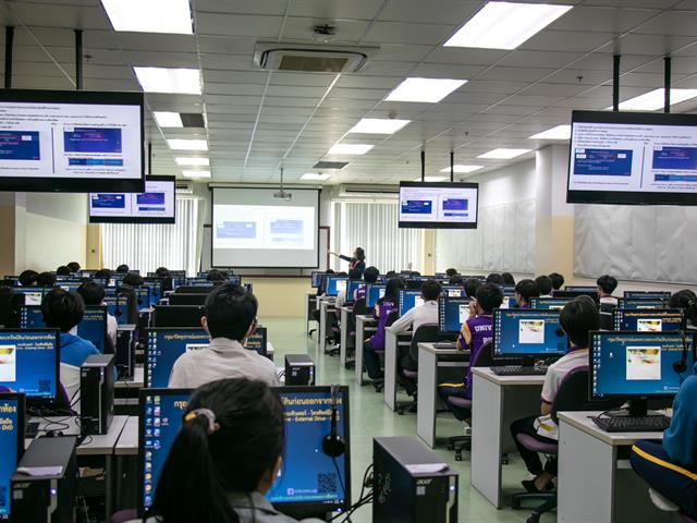 ศูนย์ภาษา คณะศิลปศาสตร์ จัดโครงการทดสอบและยกระดับมาตรฐานภาษาอังกฤษ สำหรับนิสิต มหาวิทยาลัยพะเยา (รหัส 62)