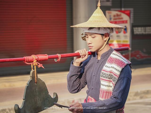 ประเพณีแห่ผ้าห่มพระธาตุจอมทอง