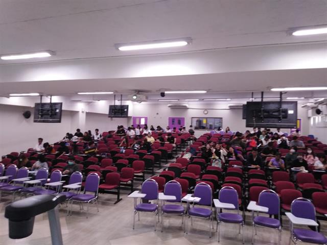 คณะนิติศาสตร์ได้จัดโครงการพัฒนาศักยภาพการเรียนรู้ของนิสิตให้อยู่และเรียนอย่างมีความสุข