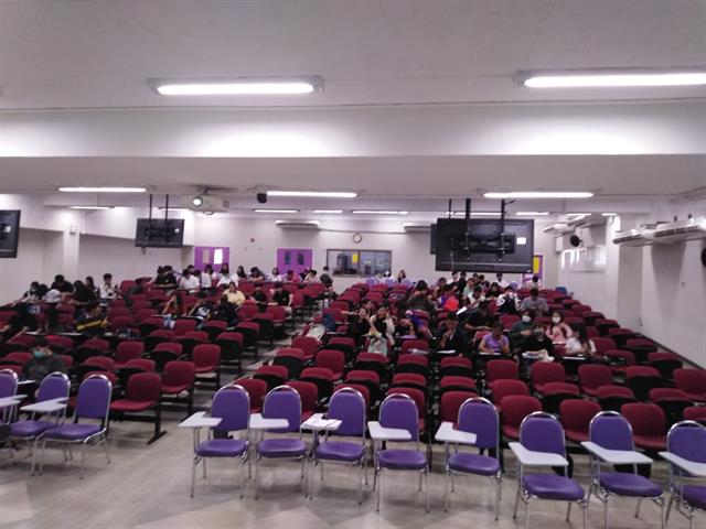 คณะนิติศาสตร์ได้จัดโครงการพัฒนาศักยภาพการเรียนรู้ของนิสิตให้อยู่และเรียนอย่างมีความสุข