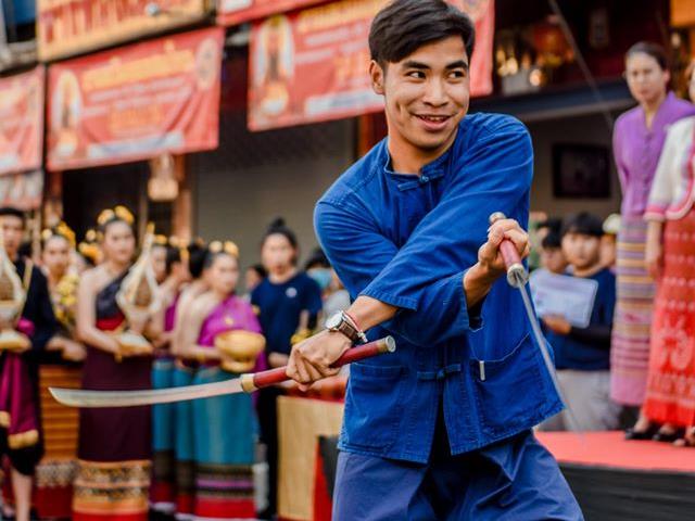 คณะศิลปศาสตร์ มหาวิทยาลัยพะเยา เข้าร่วมโครงการ “ประเพณีแห่ผ้าห่มพระธาตุจอมทอง” ครั้งที่ ๕