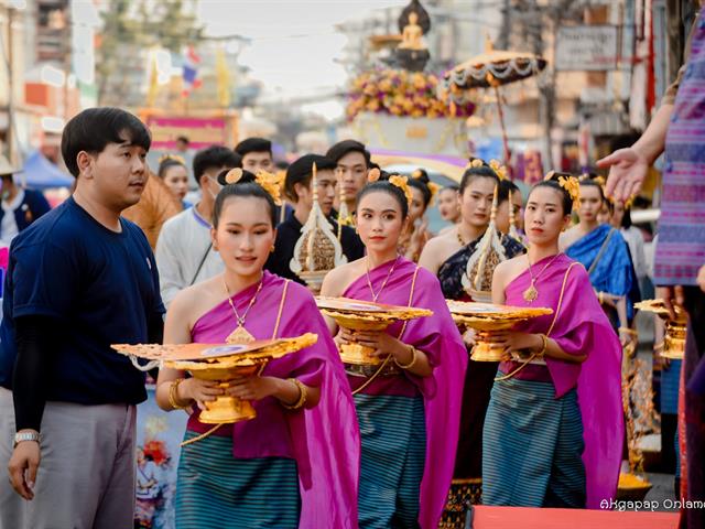 คณะศิลปศาสตร์ มหาวิทยาลัยพะเยา เข้าร่วมโครงการ “ประเพณีแห่ผ้าห่มพระธาตุจอมทอง” ครั้งที่ ๕
