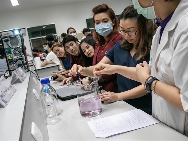 คณะศิลปศาสตร์ เข้าร่วมโครงการ “Workshop การเตรียมแอลกอฮอล์ ต้าน COVID-19”