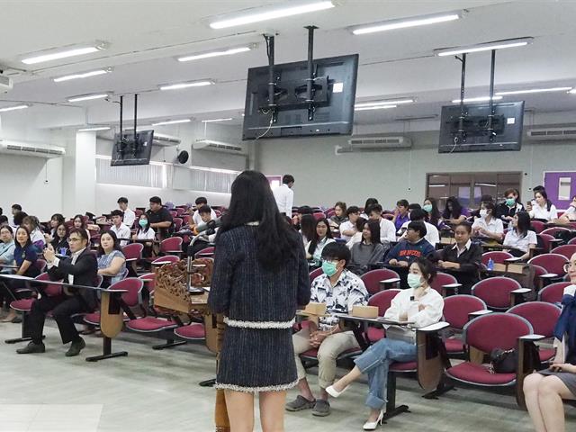 นิสิตคณะนิติศาสตร์ มหาวิทยาลัยพะเยา ตัวแทนภาคธุรกิจ และผู้สนใจเข้าร่วมรับฟังการบรรยายความรู้ ในหัวข้อ “การระงับข้อพิพาททางเลือกโดยสถาบันอนุญาโตตุลาการ” จัดโดยสถาบันอนุญาโตตุลาการ (THAC)