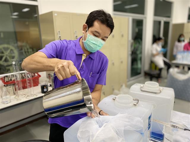 แอลกอฮอล์สำหรับล้างมือ คณะเภสัชศาสตร์