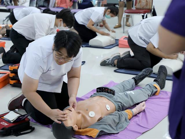 โครงการฝึกอบรมหลักสูตรการช่วยชีวิตขั้นพื้นฐานสำหรับบุคลากรทางการแพทย์ 