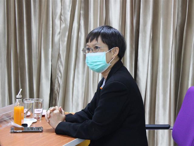 คณะผู้บริหารเข้าตรวจเยี่ยมศูนย์บรรณสารและการเรียนรู้