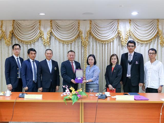 อธิการบดีมหาวิทยาลัยพะเยา ต้อนรับผู้อำนวยการสถาบันเทคโนโลยีป้องกันประเทศและคณะ พร้อมหารือแนวทางMOU ความร่วมมือระหว่างหน่วยงาน ในด้านวิชาการ การวิจัย และพัฒนาวิทยาศาสตร์ และเทคโนโลยีป้องกันประเทศ