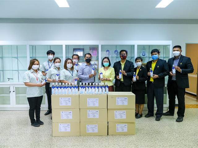 บริษัท ซีพีออลล์ จำกัด (มหาชน) สนับสนุนแอลกอฮอล์เจล 200 ลิตร ให้มหาวิทยาลัยพะเยา ต้านโควิด-19 เตรียมรับเปิดเทอม