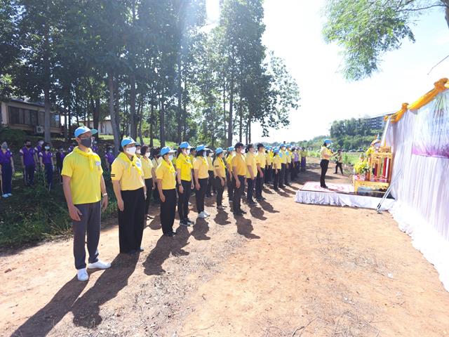 อธิการบดีมหาวิทยาลัยพะเยา นำทีมคณะผู้บริหารร่วมโครงการจิตอาสาพระราชทาน “เราทำความดีเพื่อชาติ ศาสน์ กษัตริย์” และกิจกรรม “จิตอาสาพัฒนาปลูกต้นไม้” เนื่องในโอกาสวันเฉลิมพระชนมพรรษาพระบาทสมเด็จพระเจ้าอยู่หัว 28 กรกฎาคม 2563