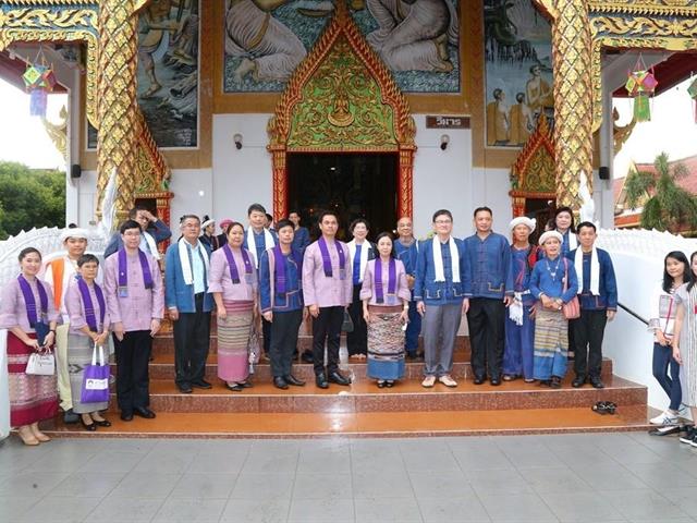 คณะผู้บริหารคณะศิลปศาสตร์ เข้าร่วมนิทรรศการสรุปภาพรวมผลการดำเนินงาน การพัฒนาเศรษฐกิจผ่านทุนทางวัฒนธรรมกรณีศึกษา กาดไทลื้อ