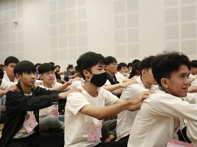 สานสัมพันธ์นิสิตใหม่และบุคลากร