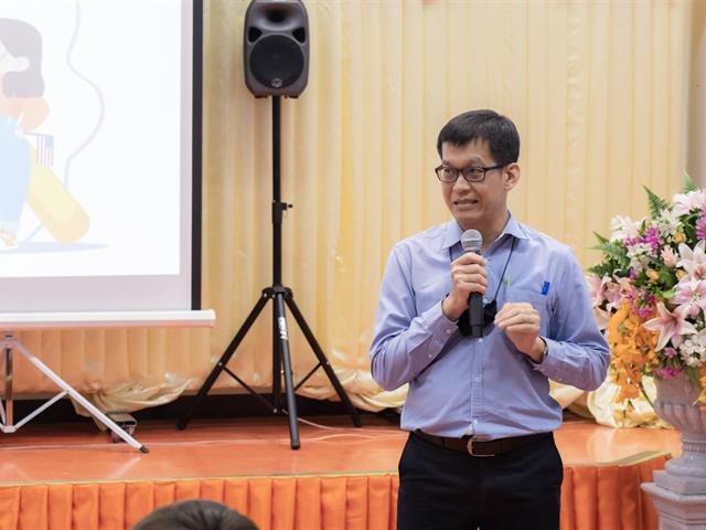 คณะศิลปศาสตร์จัดโครงการอบรมเชิงปฏิบัติการ การสร้างความเข้าใจการบริหารหลักสูตร และการเขียนรายงานการประเมินตนเองระดับหลักสูตร (AUN-QA)
