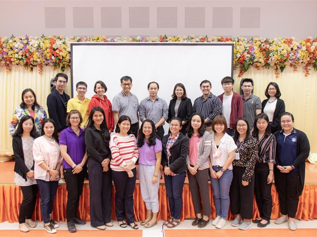 คณะศิลปศาสตร์จัดโครงการอบรมเชิงปฏิบัติการ การสร้างความเข้าใจการบริหารหลักสูตร และการเขียนรายงานการประเมินตนเองระดับหลักสูตร (AUN-QA)