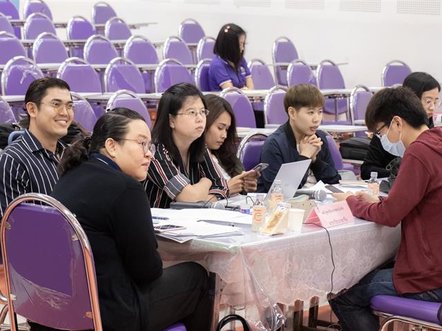 คณะศิลปศาสตร์จัดโครงการอบรมเชิงปฏิบัติการ การสร้างความเข้าใจการบริหารหลักสูตร และการเขียนรายงานการประเมินตนเองระดับหลักสูตร (AUN-QA)
