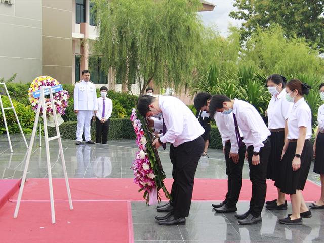 คณะสหเวชศาสตร์ เข้าร่วมพิธีวางพวงมาลาเนื่องในวันมหิดล ประจำปี 2563