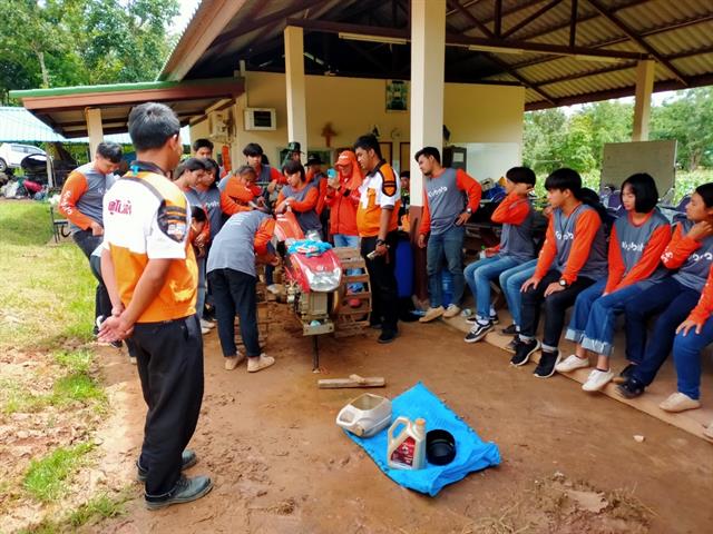 คณะเกษตรศาสตร์และทรัพยากรธรรมชาติ มหาวิทยาลัยพะเยา จัดฝึกอบรม " การขับแทรคเตอร์และการใช้บำรุงรักษาตรวจเช็ครถแทรคเตอร์ "