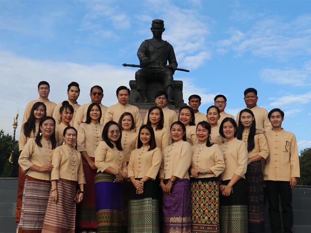 ผู้บริหาร อาจารย์ และบุคลากรคณะแพทยศาสตร์ มหาวิทยาลัยพะเยา ร่วมสักการะพระบรมรูปสมเด็จพระนเรศวรมหาราช 