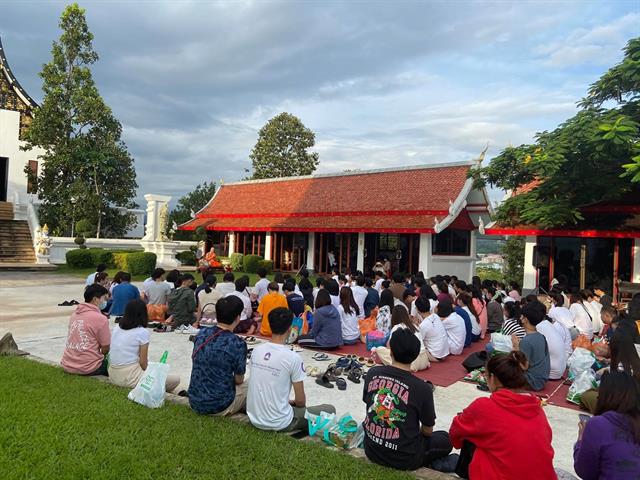ประเพณีตักบาตรเทโวโรหณะ 