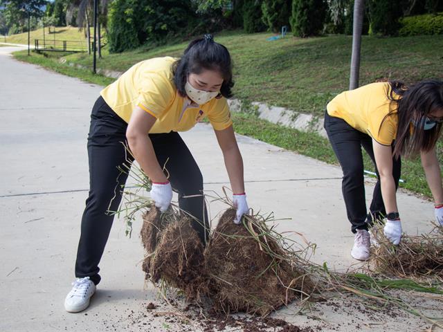 รองคณบดีฝ่ายคุณภาพนิสิต คณะศิลปศาสตร์ เข้าร่วมกิจกรรมจิตอาสาพระราชทาน