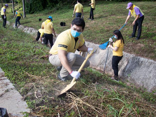 รองคณบดีฝ่ายคุณภาพนิสิต คณะศิลปศาสตร์ เข้าร่วมกิจกรรมจิตอาสาพระราชทาน