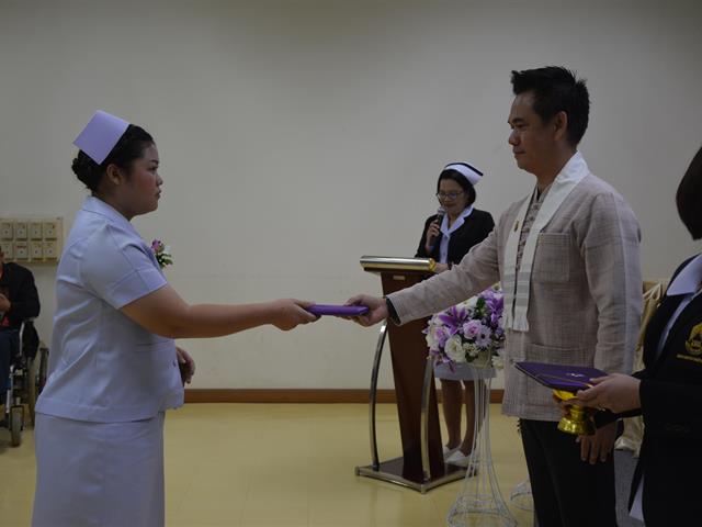 พิธีสำเร็จการศึกษาสำหรับผู้เข้าอบรมหลักสูตรประกาศนียบัตรผู้ช่วยพยาบาล