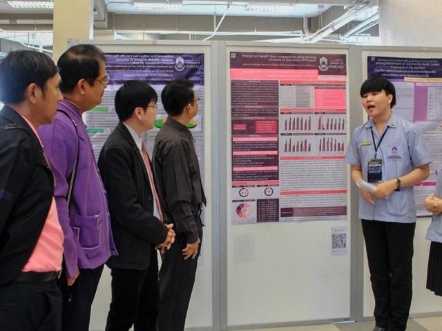 คณะแพทยศาสตร์ หลักสูตรสาธารณสุขศาสตรบัณฑิต สาขาวิชาอนามัยชุมชน โดย ดร.สุทธิชัย ศิรินวล ประธานหลักสูตรและอาจารย์ประจำหลักสูตร จัดเวทีนำเสนอผลงานวิจัย 
