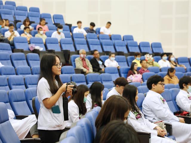 คณะทันตแพทยศาสตร์ มหาวิทยาลัยพะเยาจัดโครงการมอบกาวน์ประจำปีการศึกษา 2563