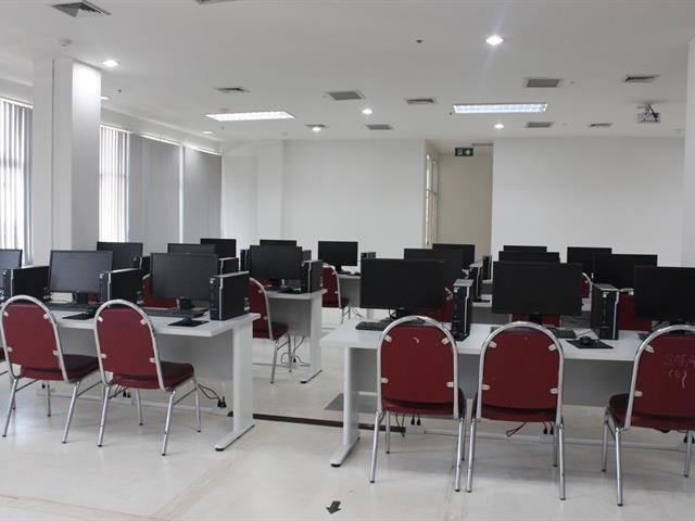 เยี่ยมชมคณะสถาปัตยกรรมศาสตร์และศิลปกรรมศาสตร์