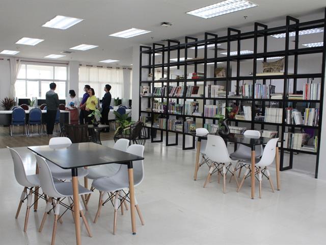 เยี่ยมชมคณะสถาปัตยกรรมศาสตร์และศิลปกรรมศาสตร์
