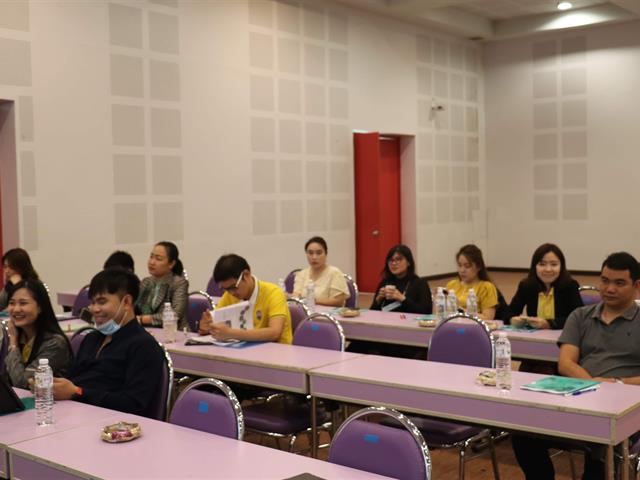 คณะแพทยศาสตร์ มหาวิทยาลัยพะเยา ฝ่ายพัฒนาองค์กรและคุณภาพนิสิต จัดการอบรมโครงการพัฒนาอาจารย์ให้มีความรู้ความเข้าใจทางด้านการประกันคุณภาพการศึกษา และการพัฒนาหลักสูตร