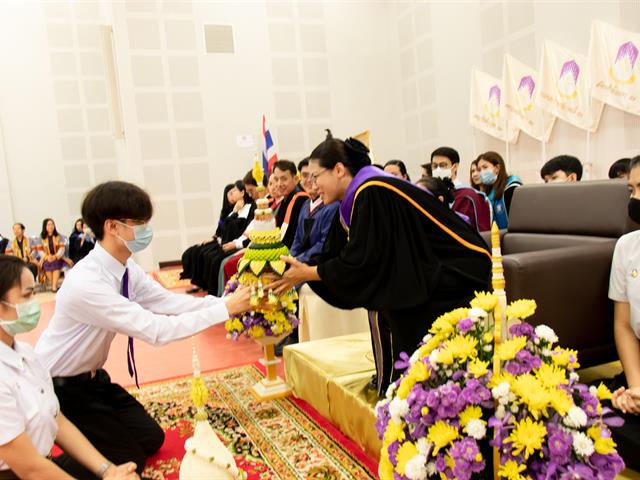คณะศิลปศาสตร์จัดพิธีไหว้ครู “กราบคุรุปูจา ครูบาอาจารย์เจ้า” ประจำปีการศึกษา ๒๕๖๓
