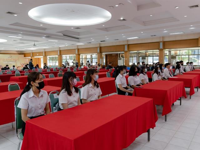 นิสิตเรียนดี คณะศิลปศาสตร์ สาขาวิชาภาษาญี่ปุ่น เข้ารับทุนการศึกษาจากหอการค้าญี่ปุ่น-กรุงเทพฯ