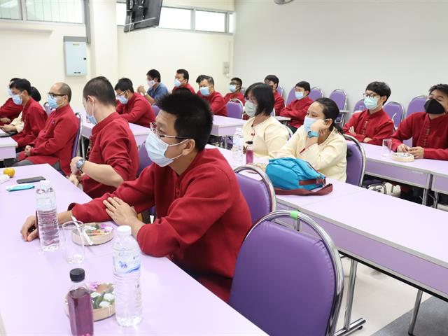 อธิการบดีพบบุคลากร