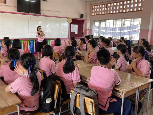 คณะศิลปศาสตร์ ลงพื้นที่เพื่อติดตามความก้าวหน้าโครงการ นิทานชุมชนเพื่อพัฒนาการอ่านได้ เขียนได้ คิดเป็น และเสริมสร้างจินตนาการ
