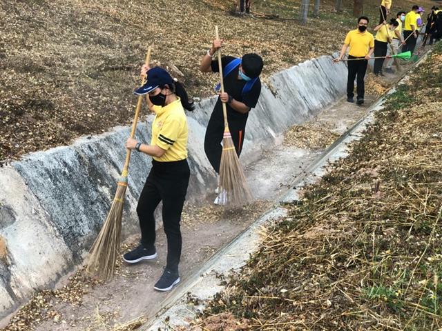 บุคลากรสายสนับสนุน คณะนิติศาสตร์ร่วมกิจกรรม"จิตอาสาพัฒนาอ่างหลวง มหาวิทยาลัยพะเยา"