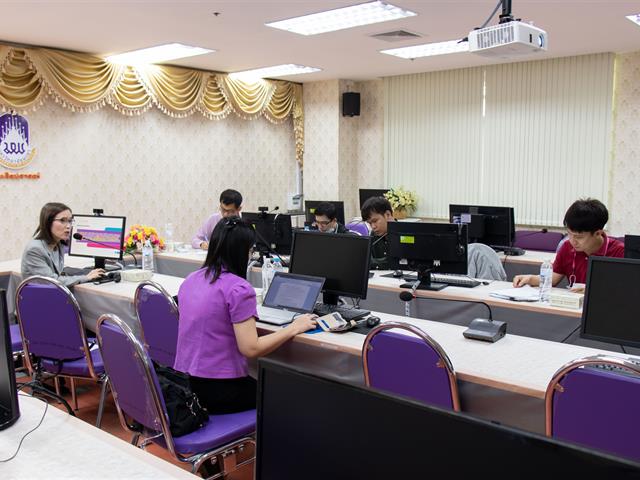 คณะศิลปศาสตร์จัดโครงการให้คำปรึกษาด้านการเขียนใบสมัครและแบบประเมินตนเอง  เพื่อขอรับการประเมินระดับอาจารย์มืออาชีพ