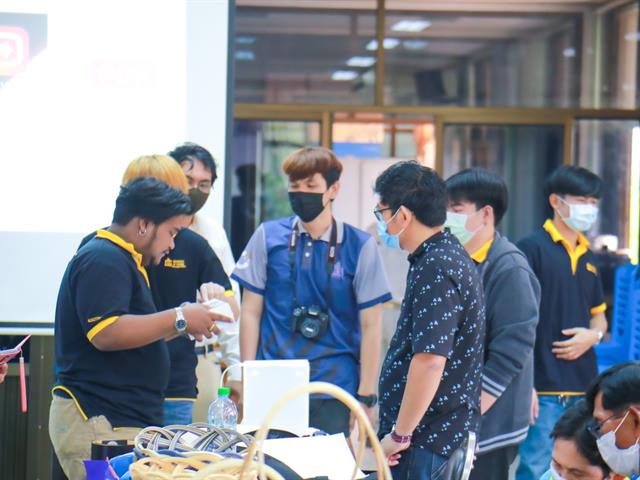 พัฒนานิสิตเรียนรู้ด้านวิชาชีพกราฟิก