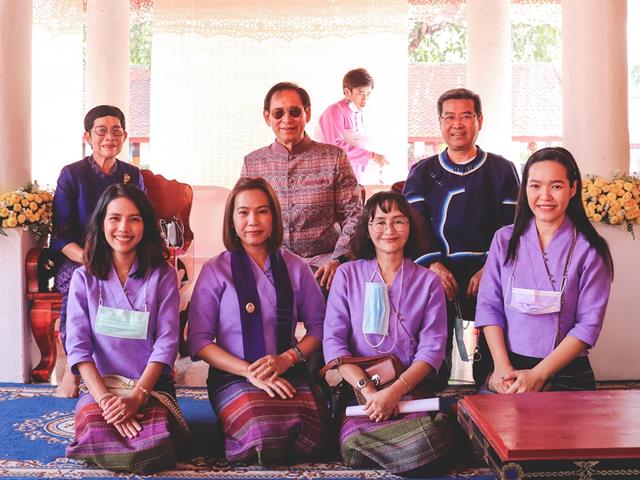 แห่ผ้าห่มพระธาตุจอมทอง