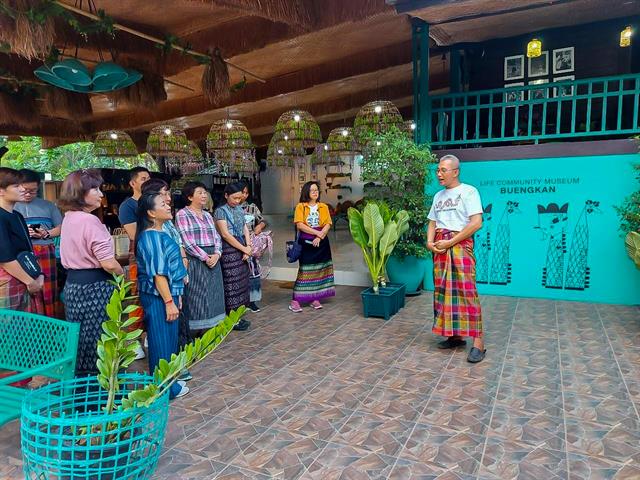 รองคณบดีฝ่ายวิจัย คณะศิลปศาสตร์ ร่วมจัดกิจกรรมศึกษาดูงาน ณ พิพิธภัณฑ์ชุมชนมีชีวิตจังหวัดบึงกาฬ