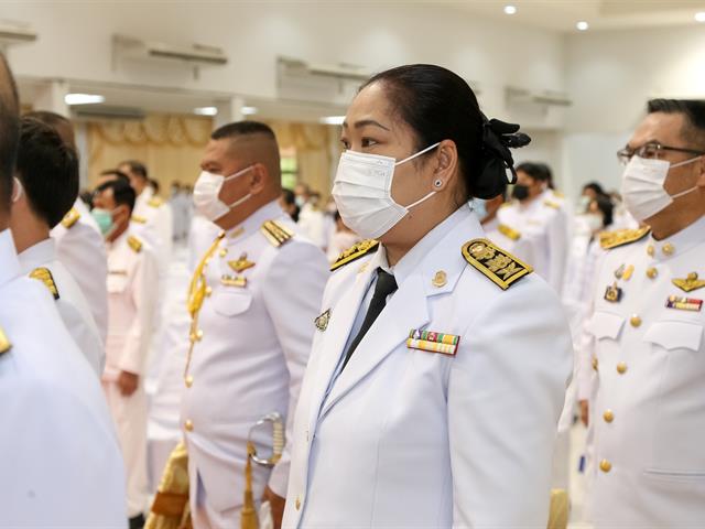 ผู้ช่วยอธิการบดีมหาวิทยาลัยพะเยา อาจารย์จารุวรรณ โปษยานนท์ พร้อมด้วย บุคลากรกองกลาง กองคลัง และเจ้าหน้าที่จากหน่อยงาน มหาวิทยาลัยพะเยา ร่วมพิธีวางพานพุ่มดอกไม้ ถวายราชสักการะ เนื่องใน "วันพระบาทสมเด็จพระพุทธยอดฟ้าจุฬาโลกมหาราช และวันที่ระลึกมหาจักรีบรมราชวงศ์"