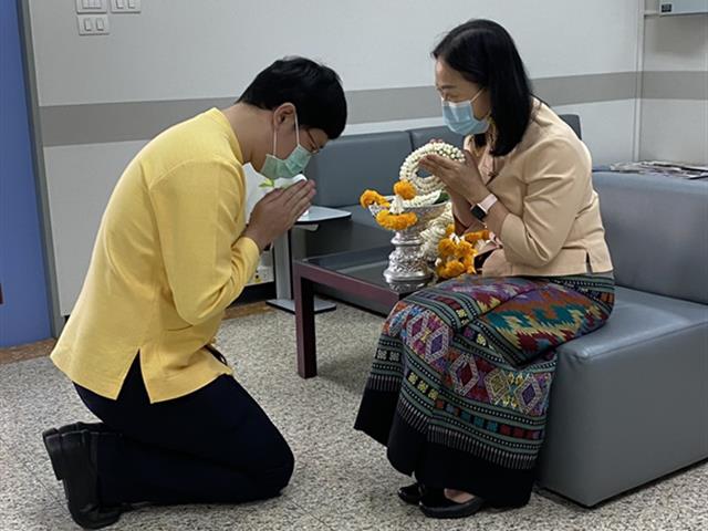 รดน้ำดำหัวปี๋ใหม่เมือง