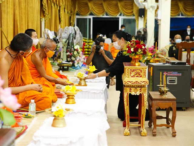 นายจรัส สุทธิกุลบุตร