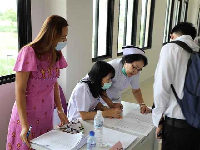 คณะทันตแพทยศาสตร์ มหาวิทยาลัยพะเยา ได้รับการจัดสรรการฉีดวัคซีน Sinovac (ซีโนแวค)