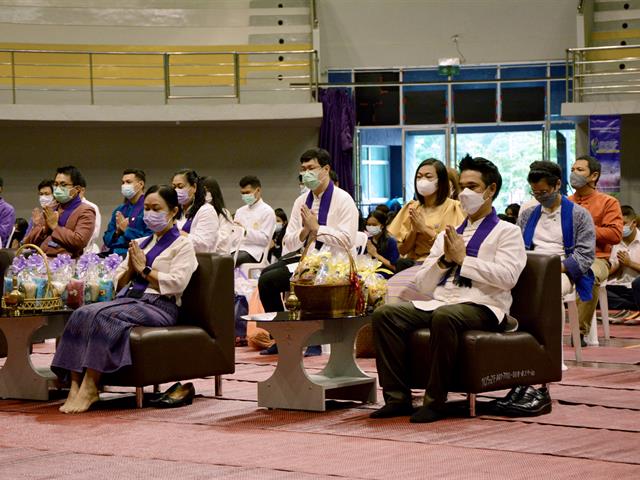 กิจกรรมตักบาตรน้องใหม่ 11 ปี มหาวิทยาลัยพะเยา