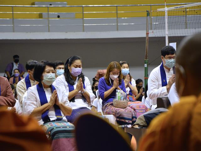 กิจกรรมตักบาตรน้องใหม่ 11 ปี มหาวิทยาลัยพะเยา